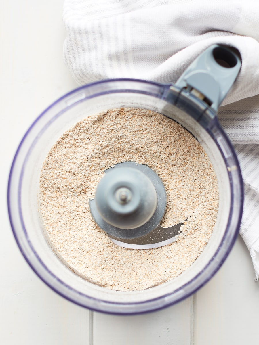 Makign oat flour