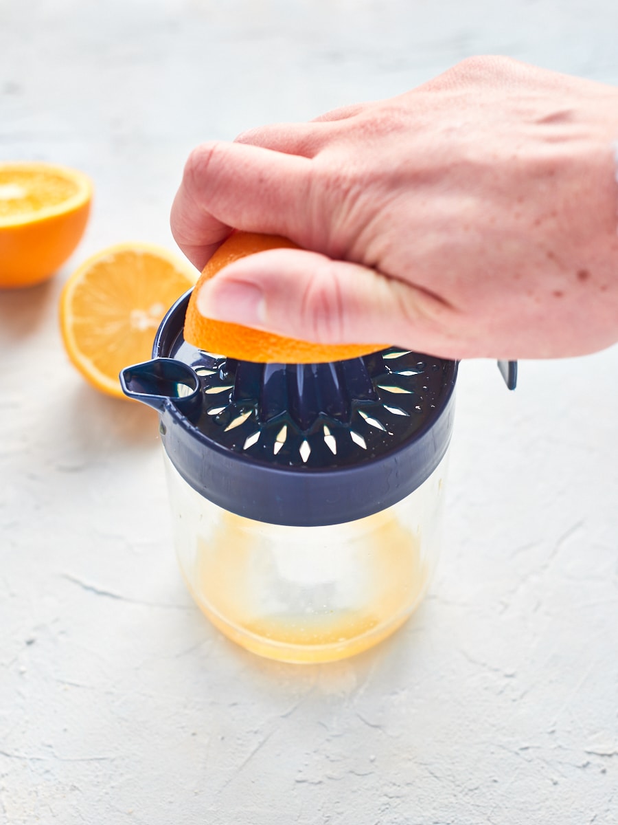 juicing orange and lemon