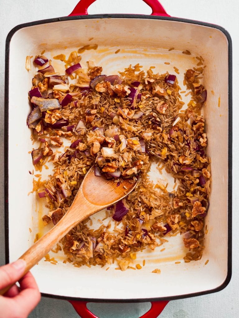 Toasted rice and walnuts