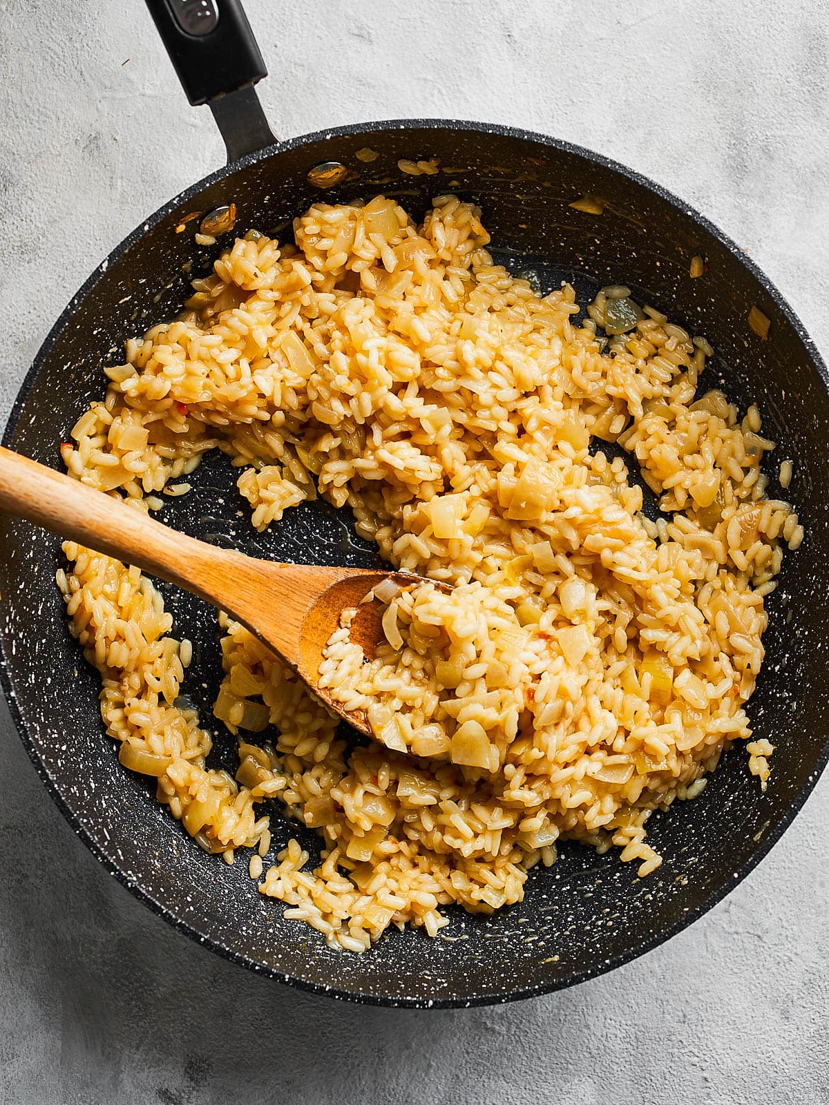 Fully cooked base risotto in pan